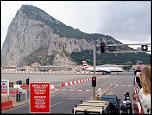 Aeroportul din Gibraltar-unul dintre cele mai periculoase din lume-5-jpg