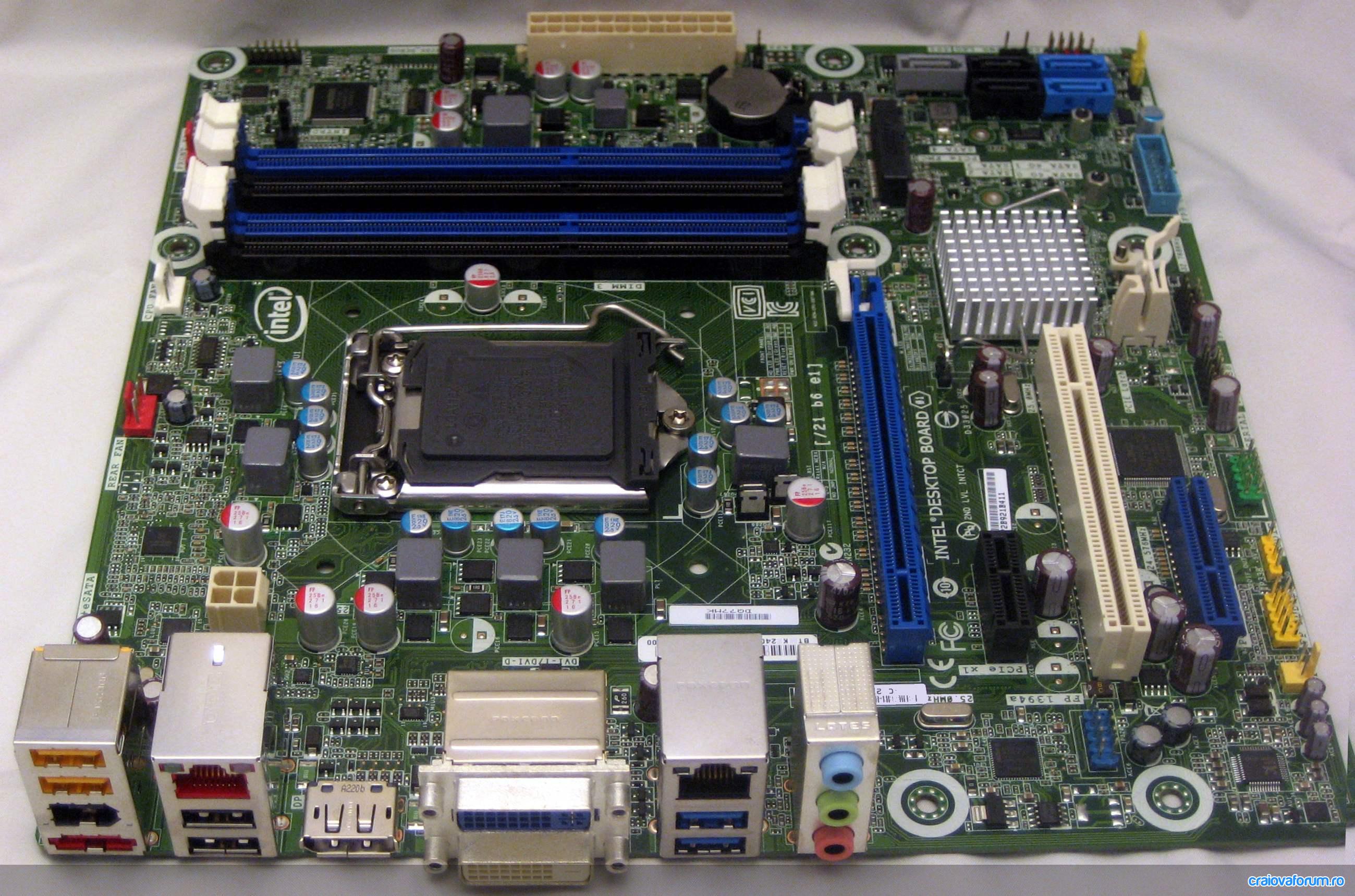 Intel desktop. Материнская плата Intel dq77mk. Intel q77 Express материнская плата. Intel desktop Board 01. Материнская плата Intel dq57tml.