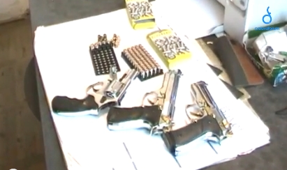 blast End table Rationalization VIDEO) Dolj: Arme şi muniţie, confiscate în urma unor percheziţii  domiciliare în Moţăţei şi Unirea » Stiri din Craiova si Oltenia