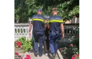 Doi bărbați din Celaru, reținuți după ce au rănit un tânăr cu un obiect tăietor-înțepător